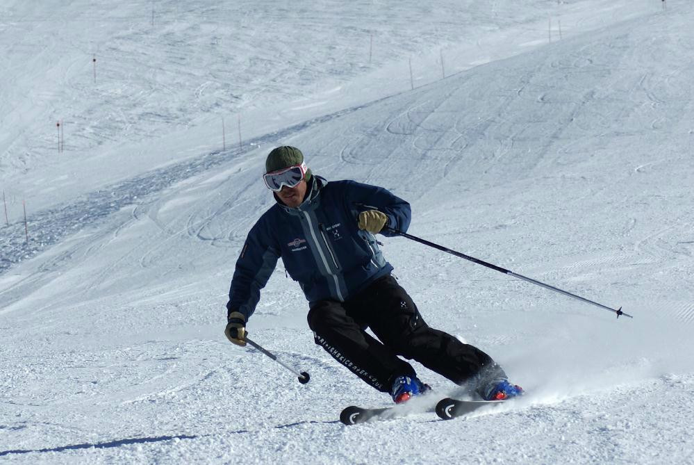 British Ski Center & Sierra Essence景点图片