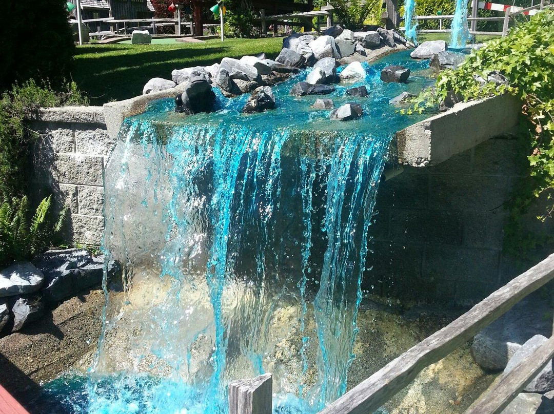 Putter's Mini Golf-鲍威尔里弗必去景点