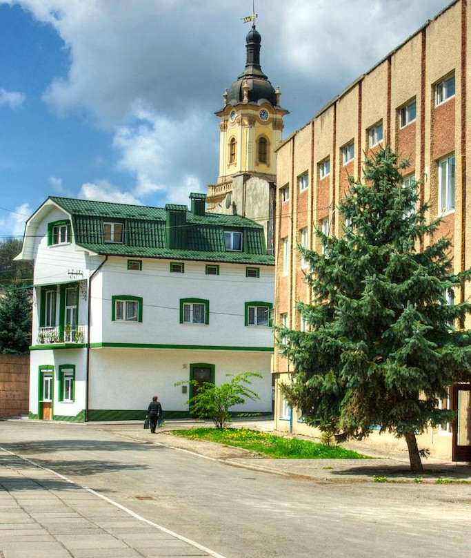Buchatska Ratusha