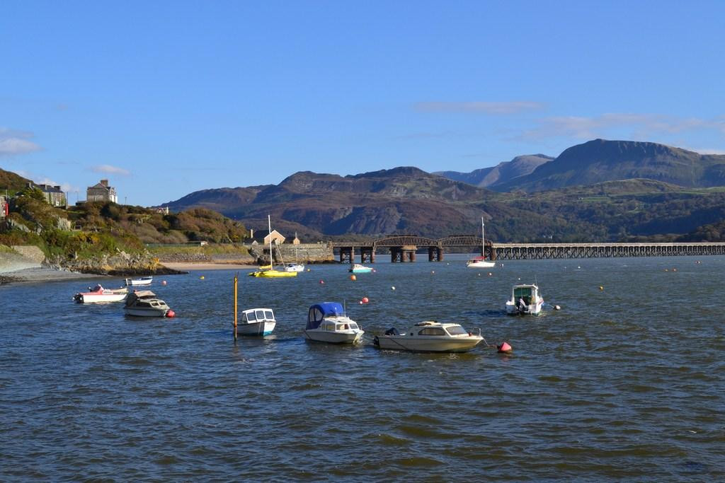 Barmouth Harbour景点图片