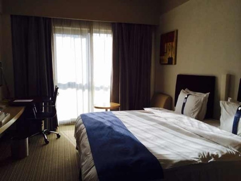 上海新虹桥智选假日酒店主图