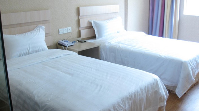 星期八假日酒店主图