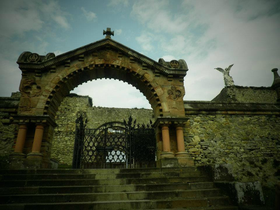 Cementerio de Comillas-科米利亚斯必去景点