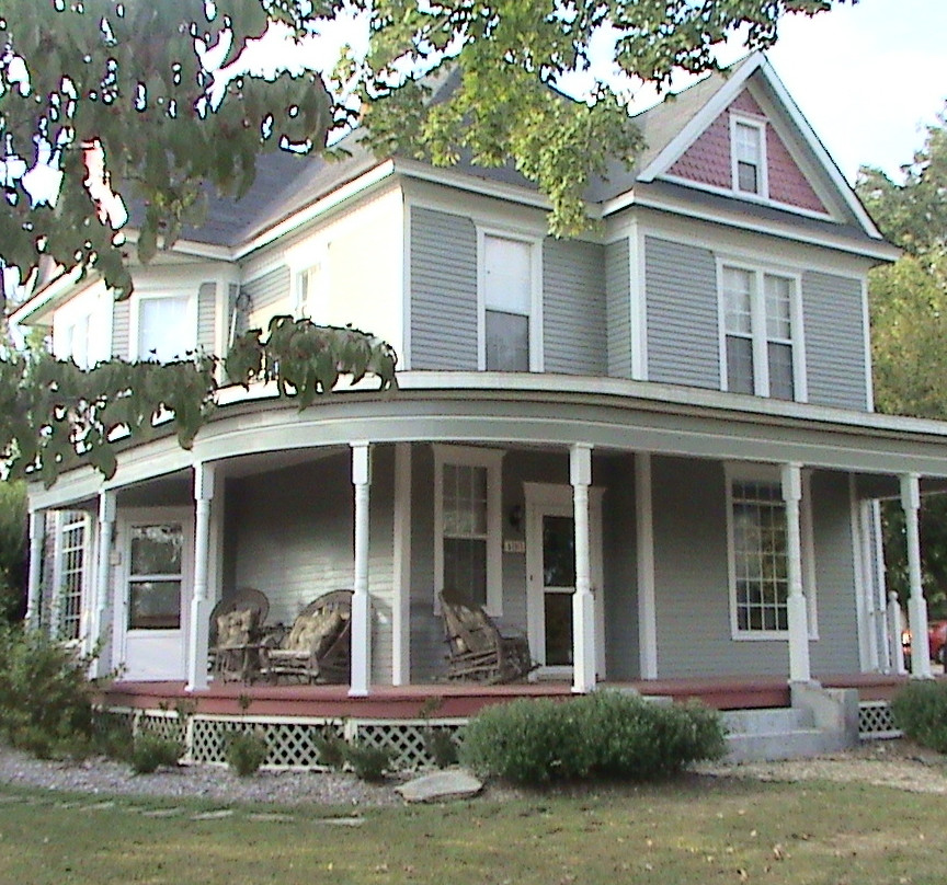 Old Coe House Bed and Breakfast主图