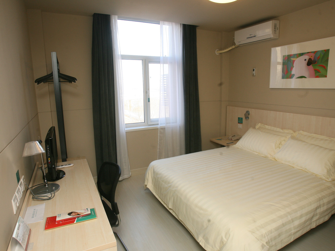 锦江之星秦皇岛开发区和平桥酒店主图