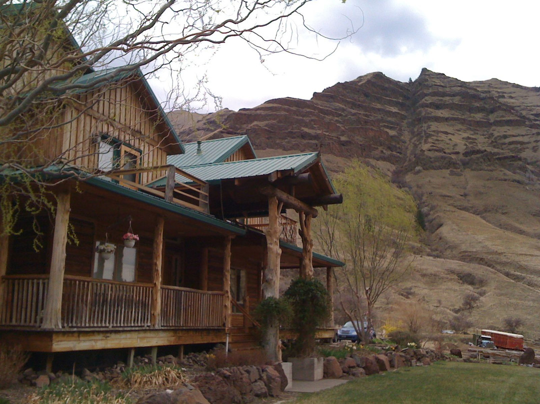 Imnaha River Inn Bed and Breakfast