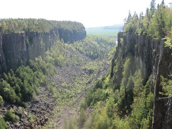 Ouimet Canyon Provincial Park-Dorion必去景点