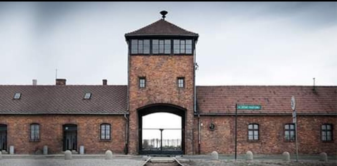 Auschwitz-Krakow Tours-克拉科夫必去景点