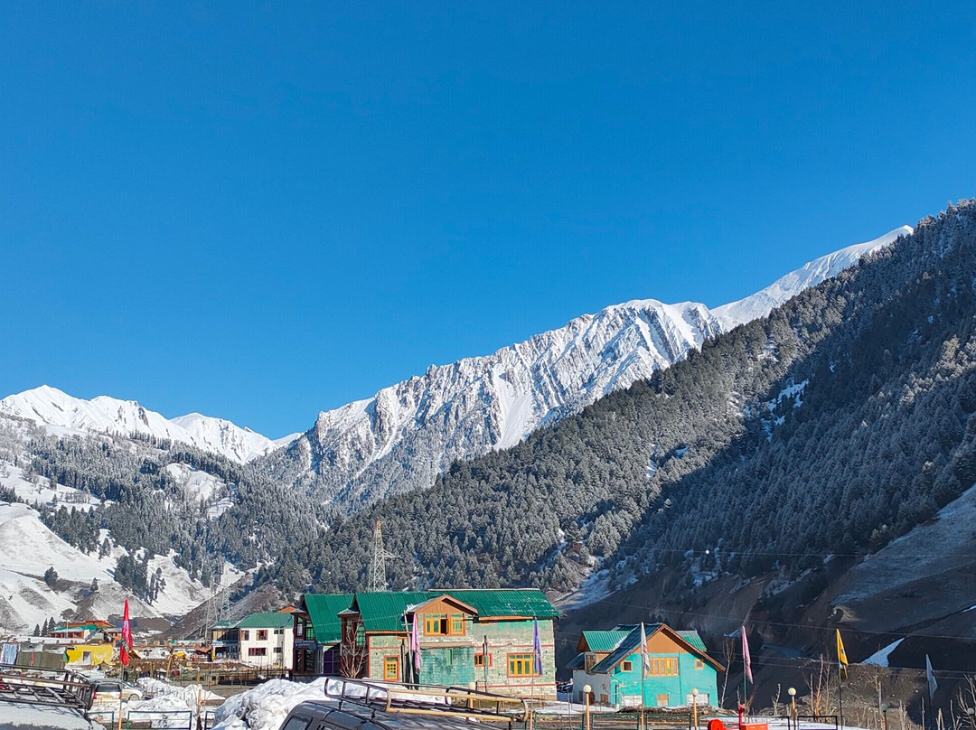 Hotel Snowland Sonmarg