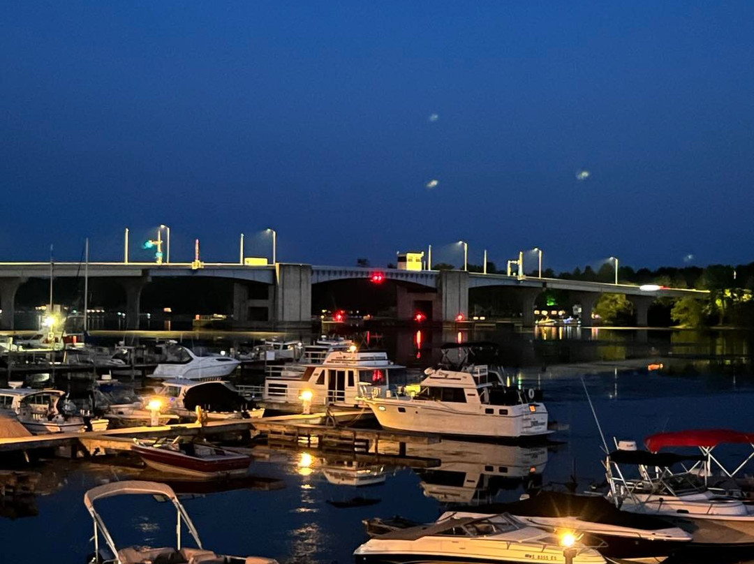 Snug Harbor Inn主图