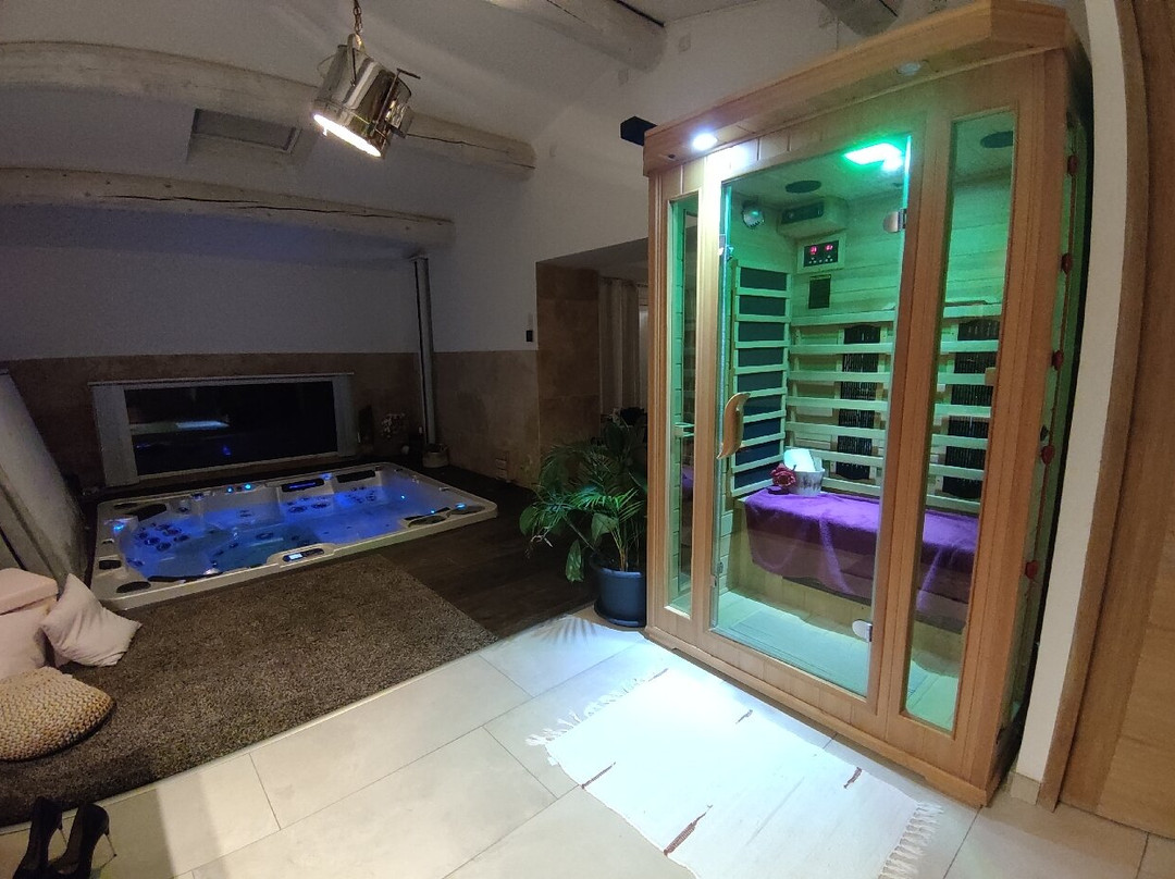 麦基克实时酒店