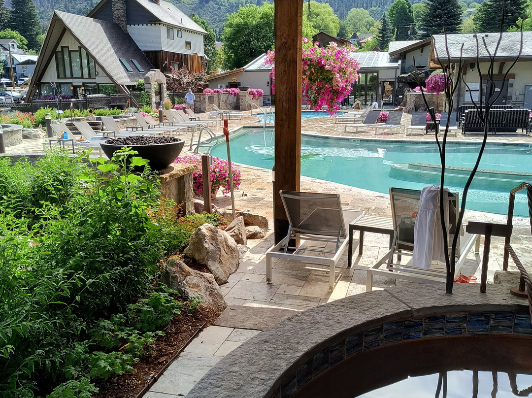 Twin Peaks Lodge & Hot Springs主图