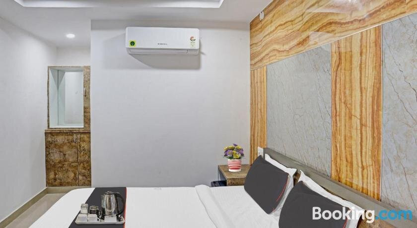 Super OYO Capital O Vihari Grand Inn