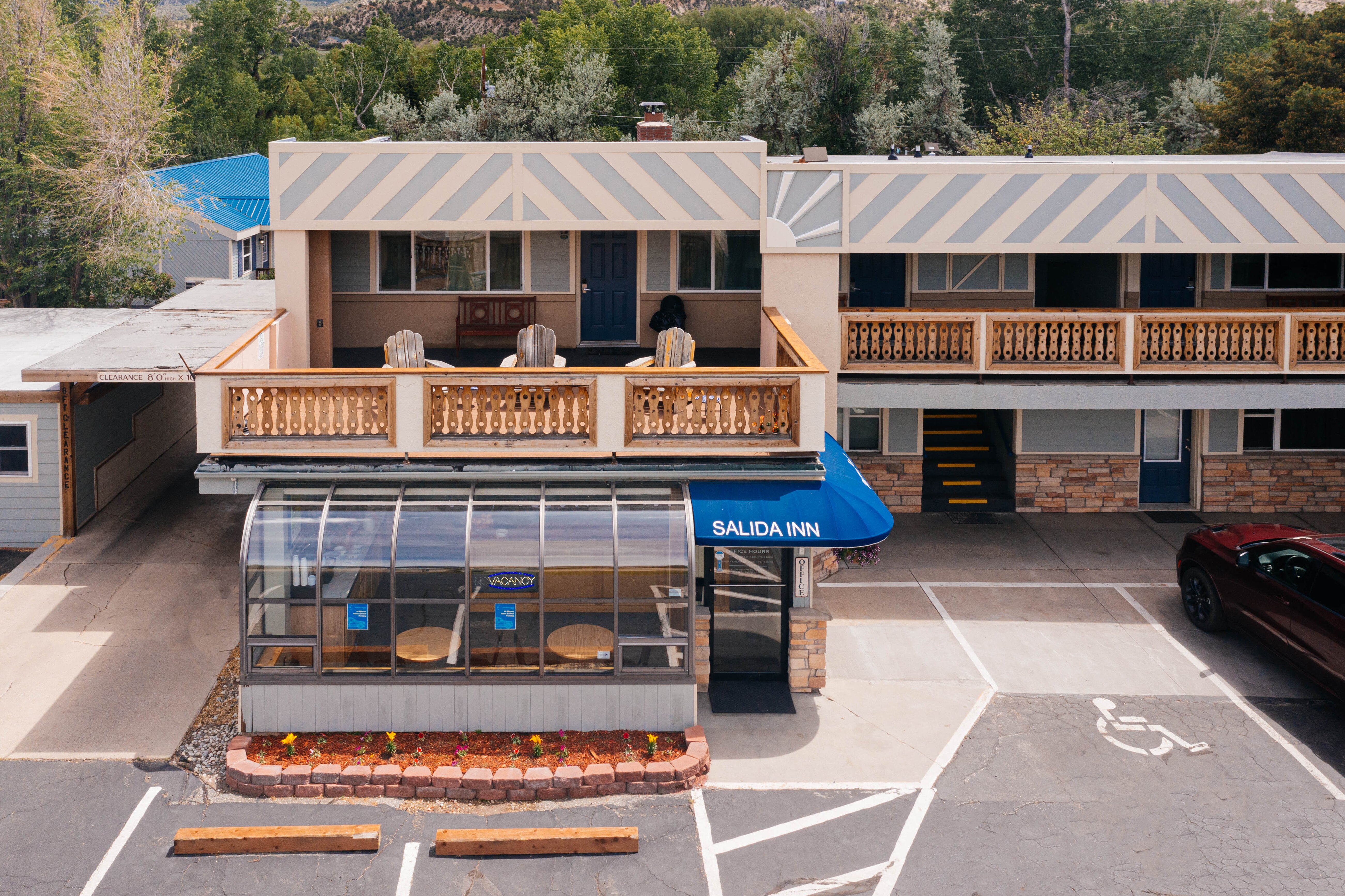 Salida Inn & Monarch Suites-浴室