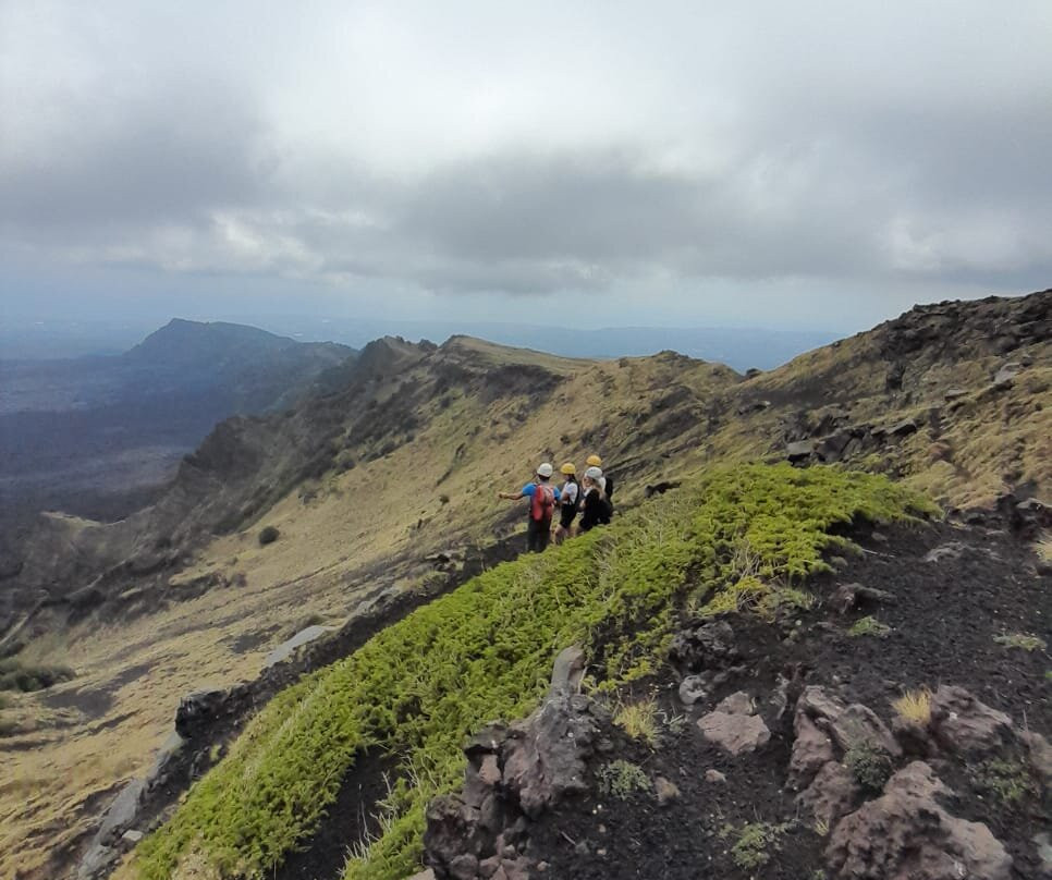 Etna Volcano Hiking Guide景点图片