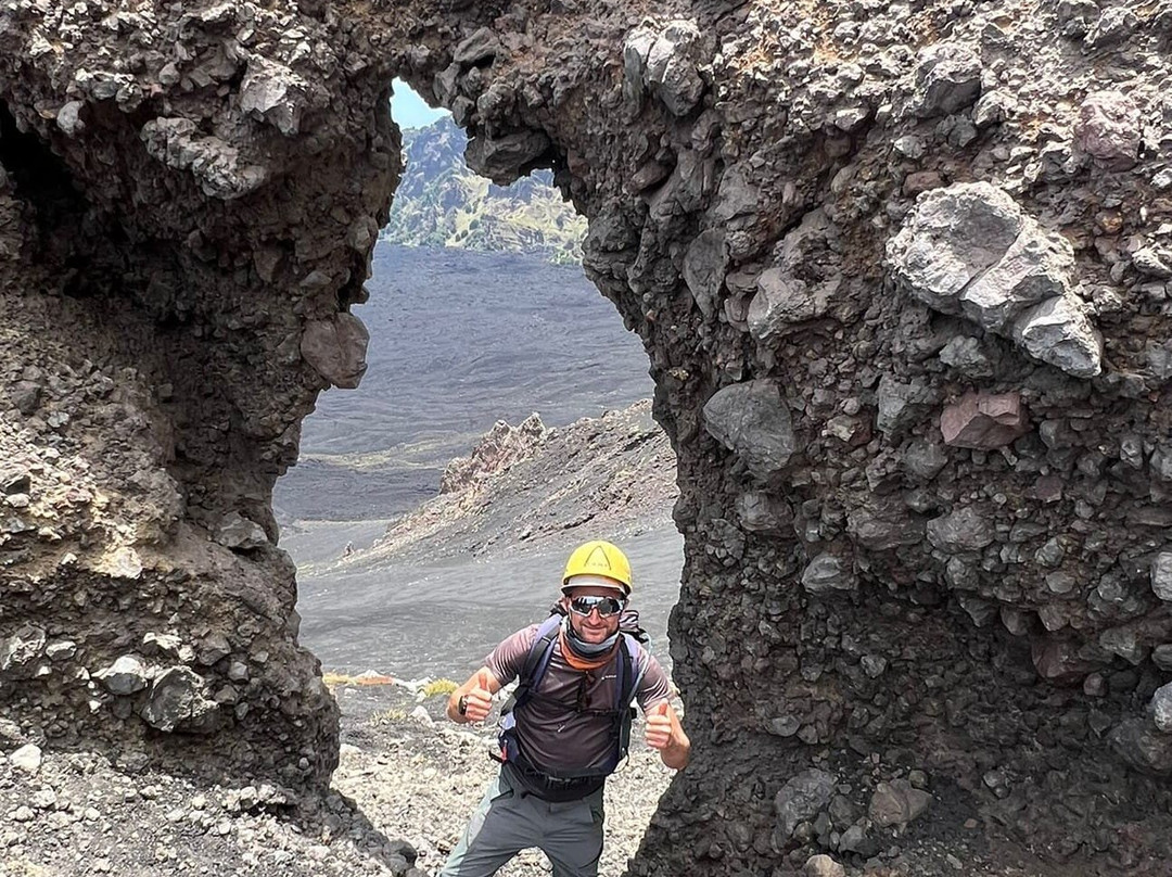 Etna Volcano Hiking Guide景点图片