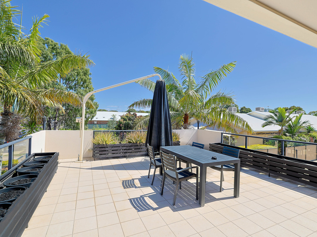 Emerald Central Palms Motel主图