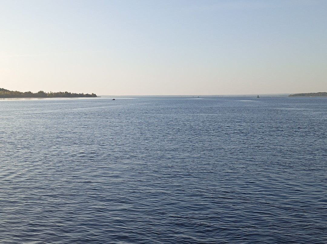 Ferry Crossing Over the River Svir-Voznesenye必去景点