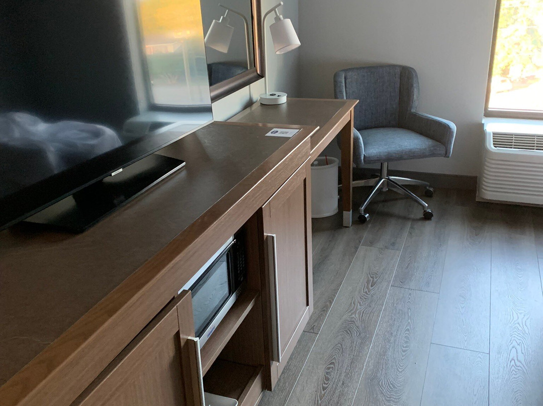 Hampton Inn & Suites Rome主图