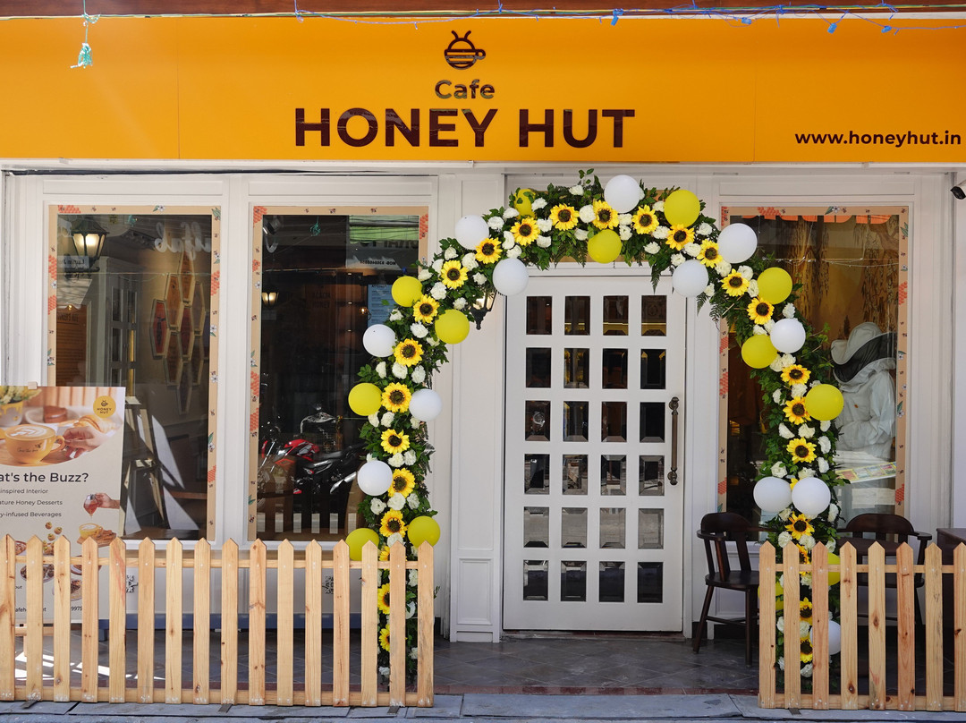 Cafe Honey Hut, Laxman Jhula, Rishikesh