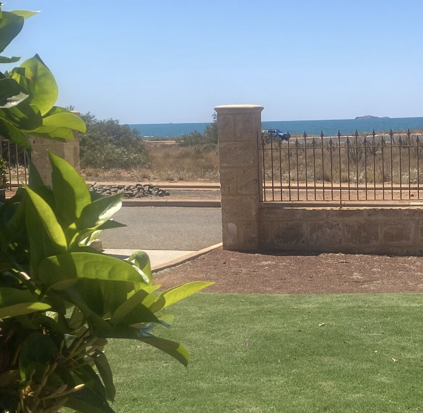 Samson Beach Chalets主图