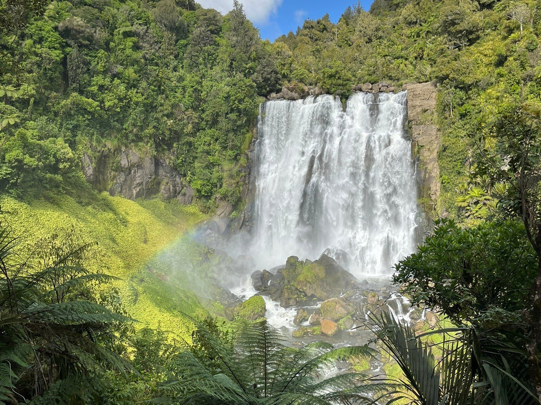 Marakopa Falls景点图片