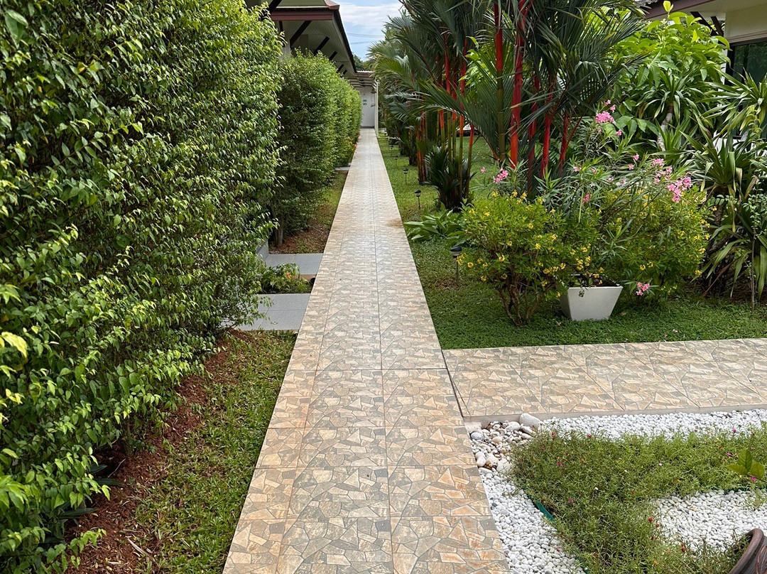Mak Daeng Villa