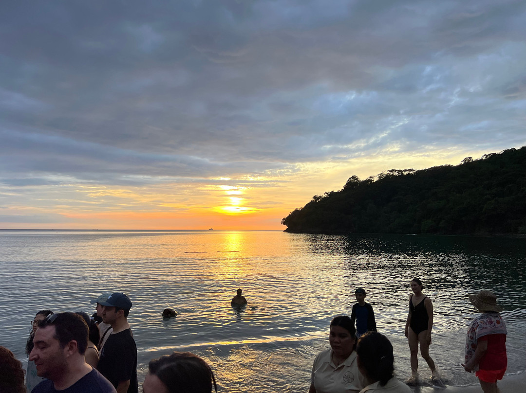 Playa La Caleta Bataan景点图片