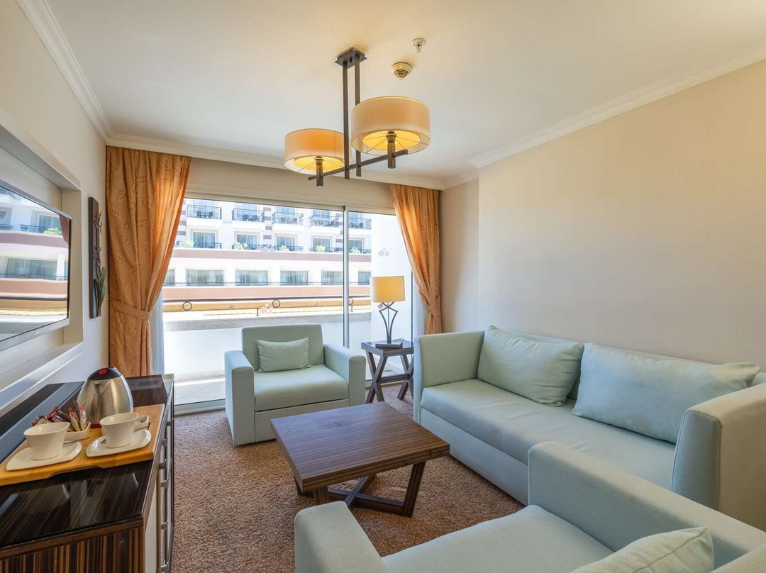 Crystal De Luxe Resort & Spa主图