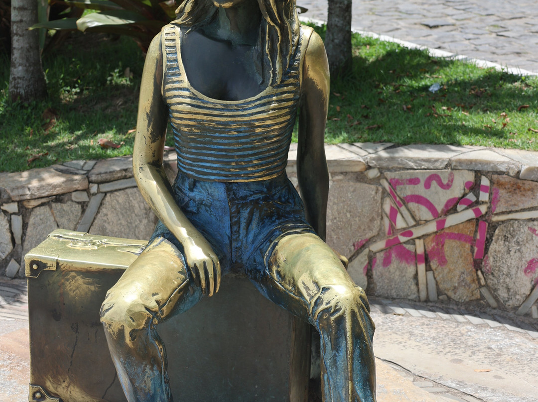 Brigitte Bardot Statue-布基亚斯必去景点