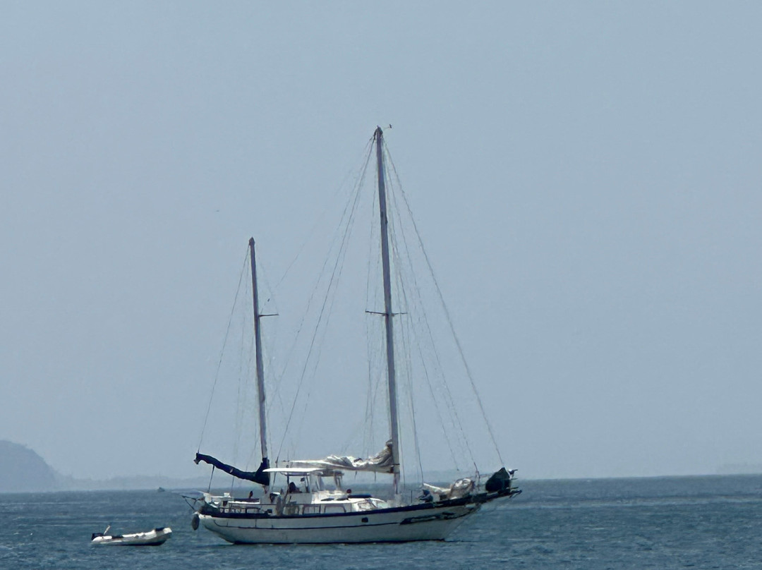 Sailing Lucinda景点图片