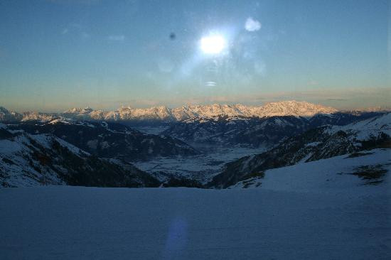 Krefelder Hutte主图