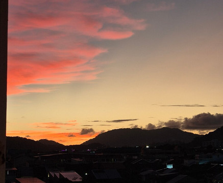 中城拉萨达酒店主图