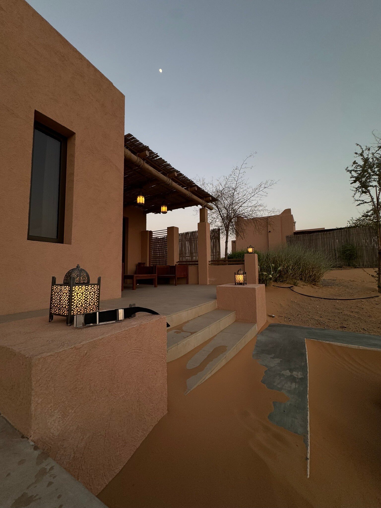 Bab Al Nojoum Bateen Liwa-官方