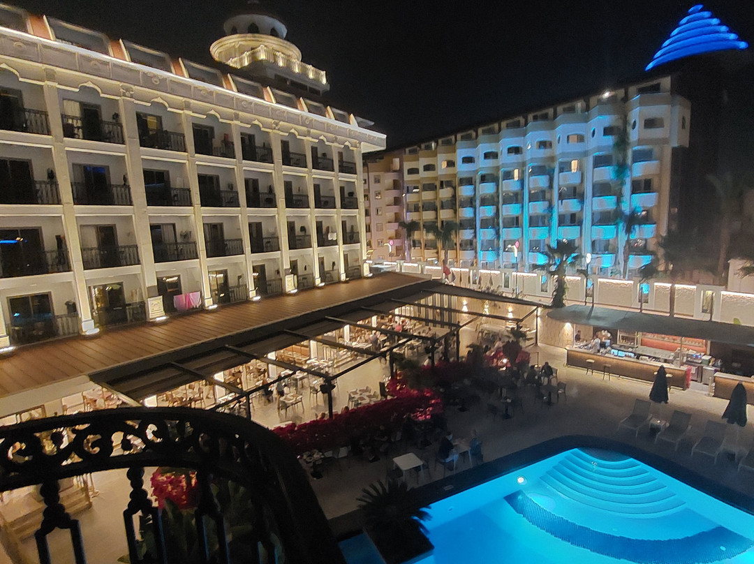 Blue Marlin Deluxe Spa & Resort主图