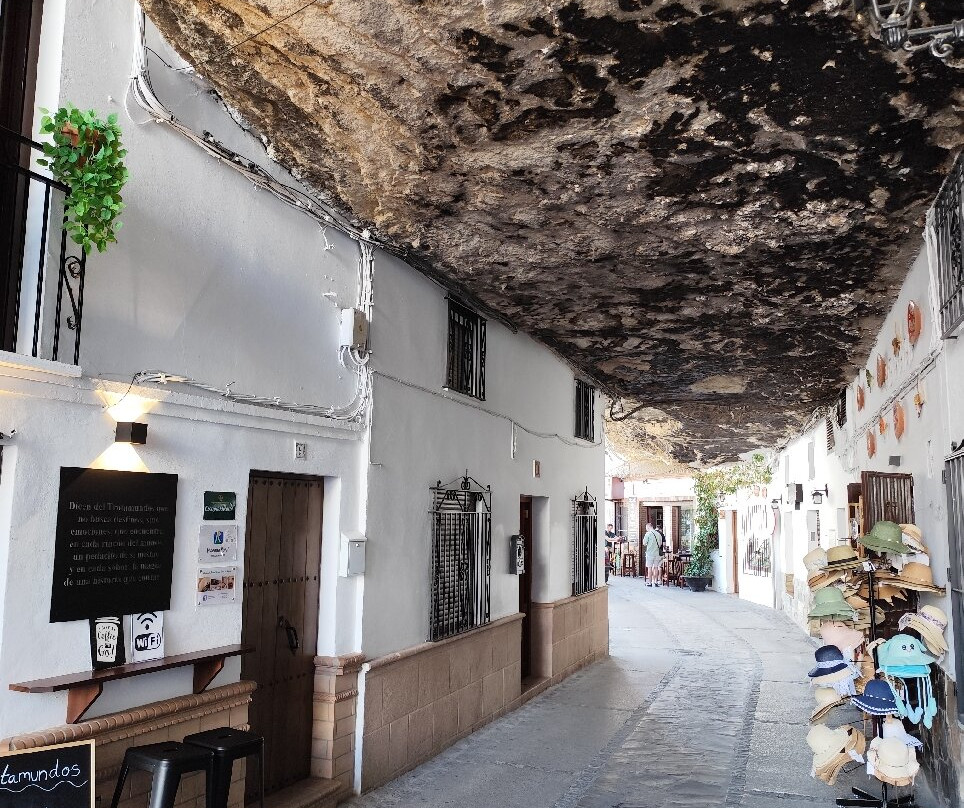 La Cueva Del Ibérico-Setenil de las Bodegas必去景点