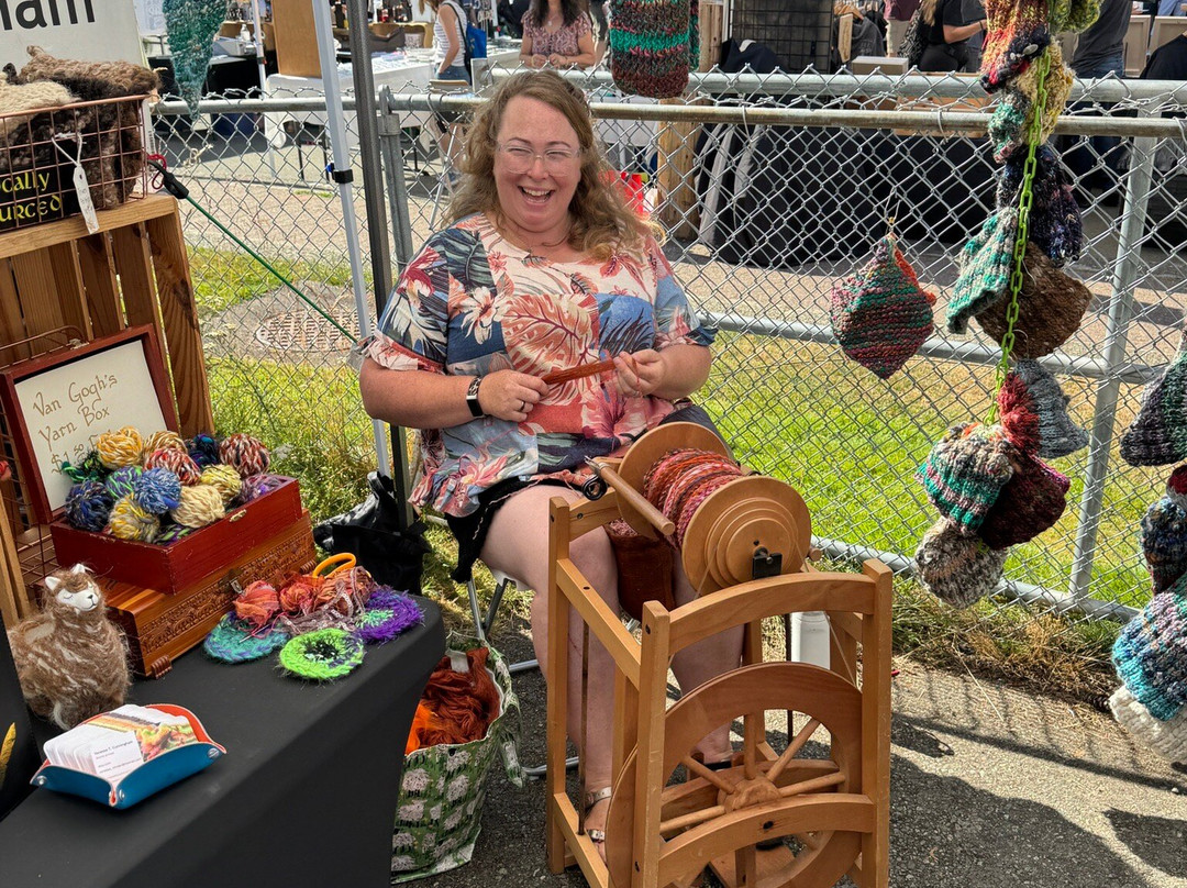 Qualicum Beach Farmer's Market-魁利克姆海滩必去景点