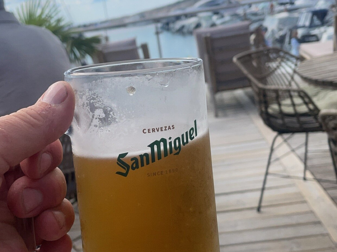 Brattestø Marina & Sjøsiden Bar主图