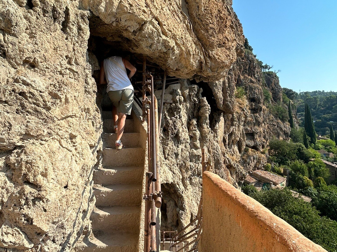 Troglodyte Grottos-Cotignac必去景点