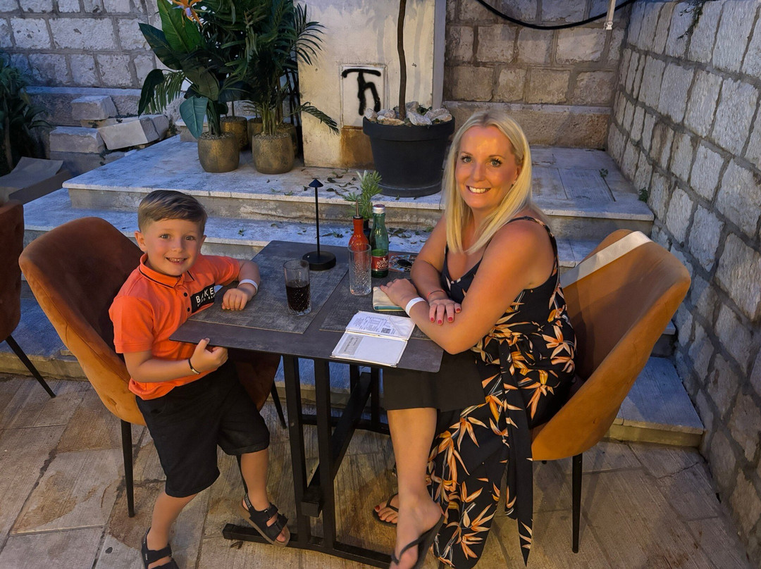 Amfora Sushi Bar