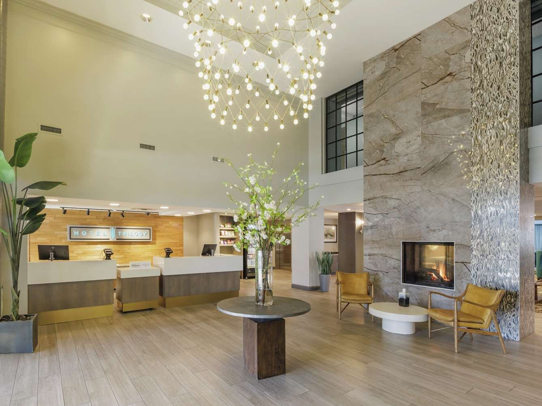 Latham酒店住宿-阿尔巴尼莱瑟姆靛蓝酒店