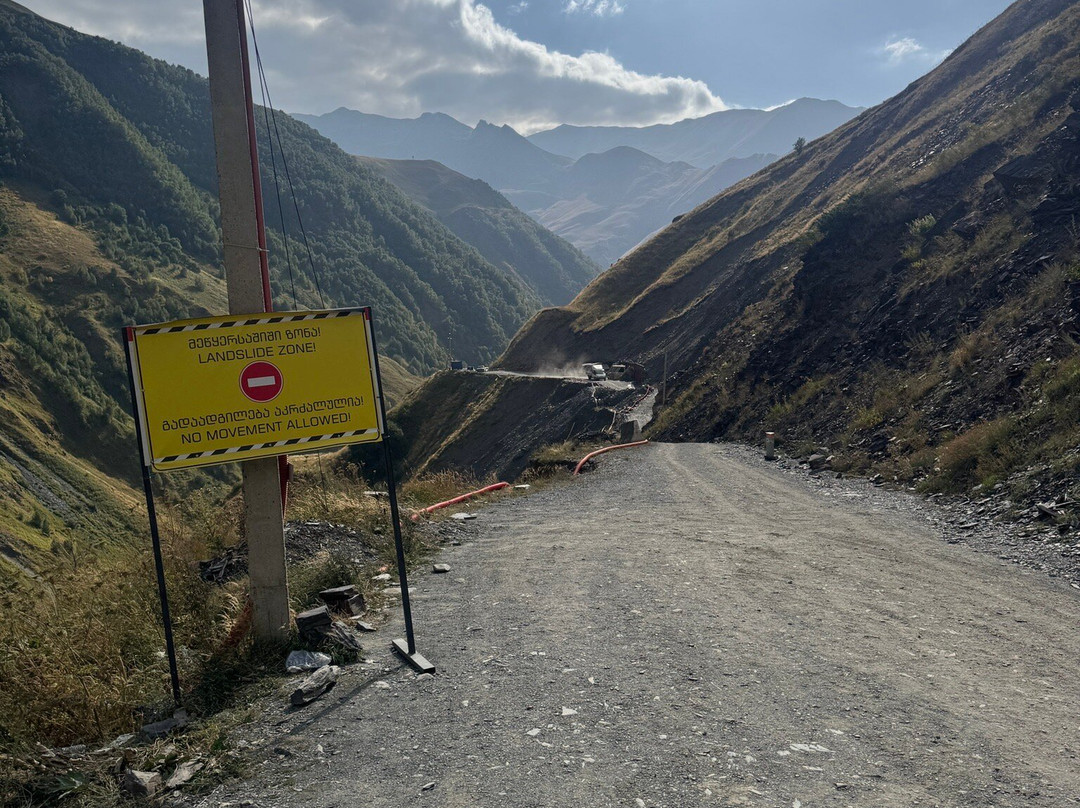Juta Mountain Chaukhebi Road-Juta必去景点
