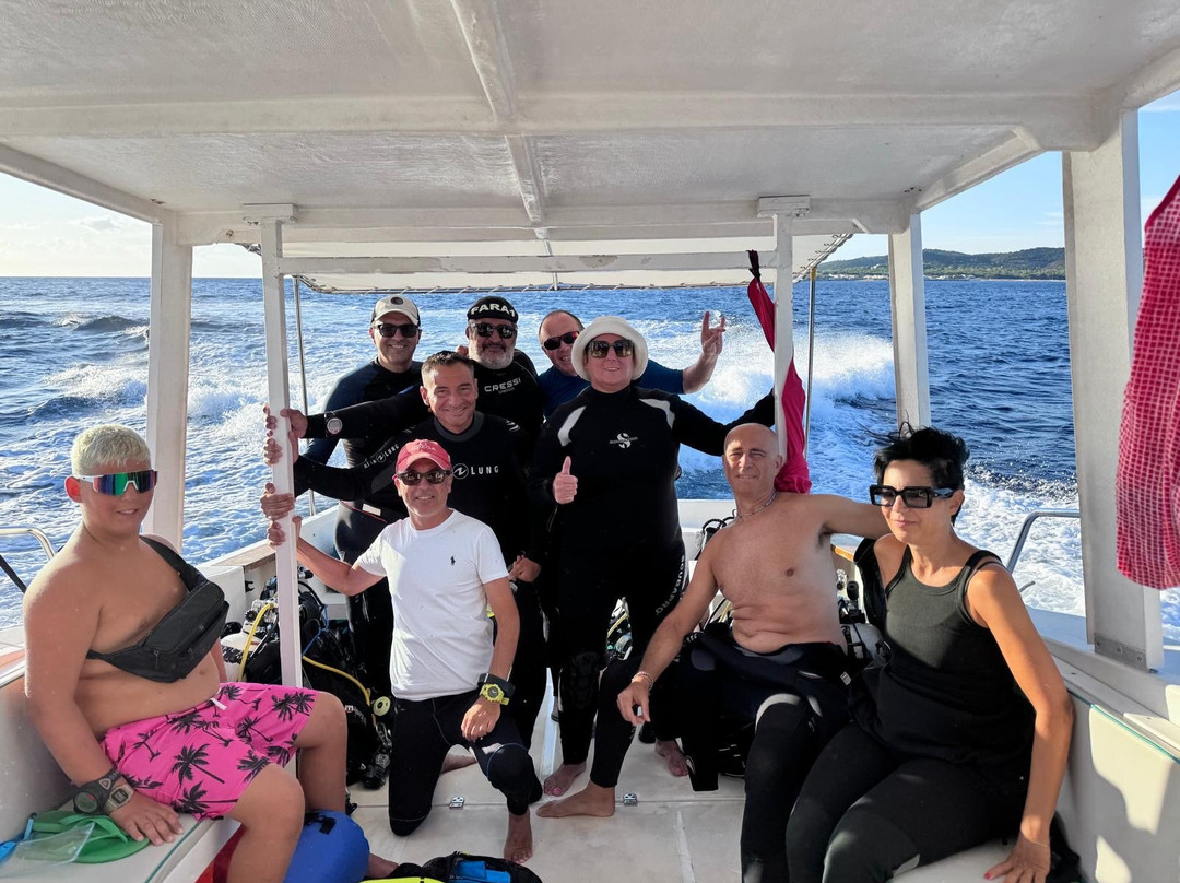 Abyssos Diving School & Snorkeling-Capo Comino必去景点