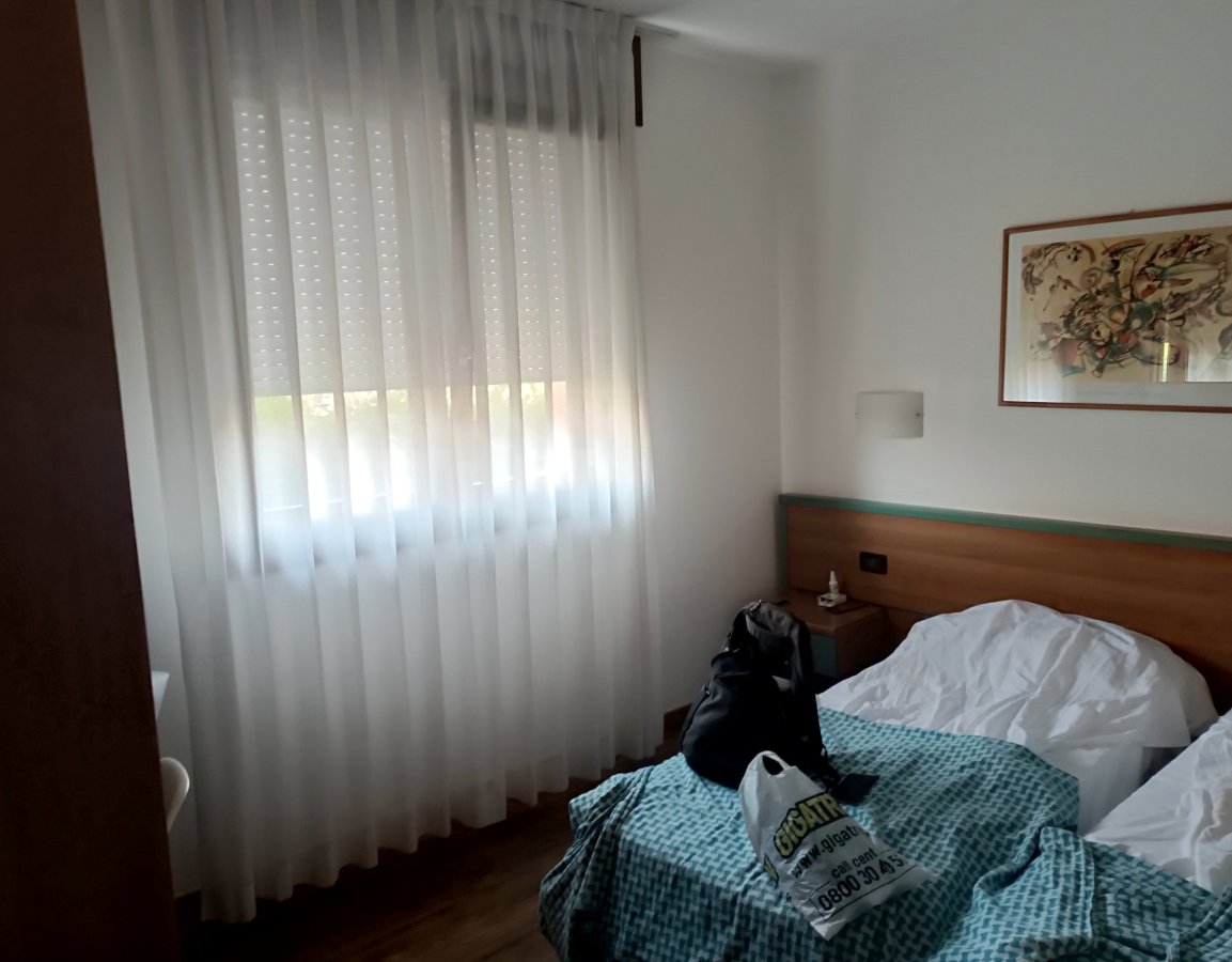 优罗烈斯特酒店-官方