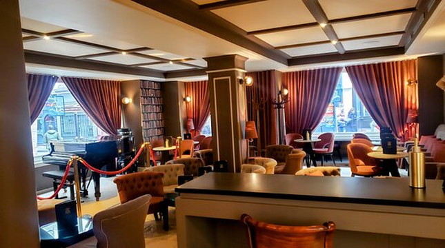 多布松酒店主图