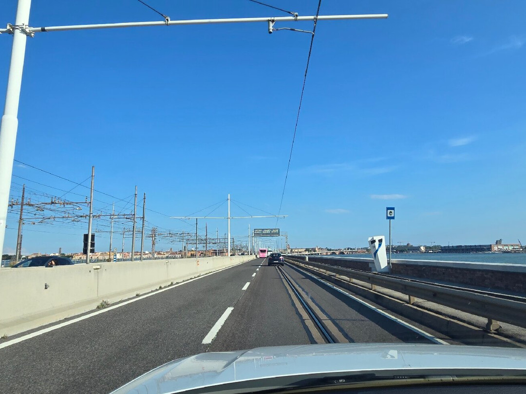 阿尔维瑞酒店主图