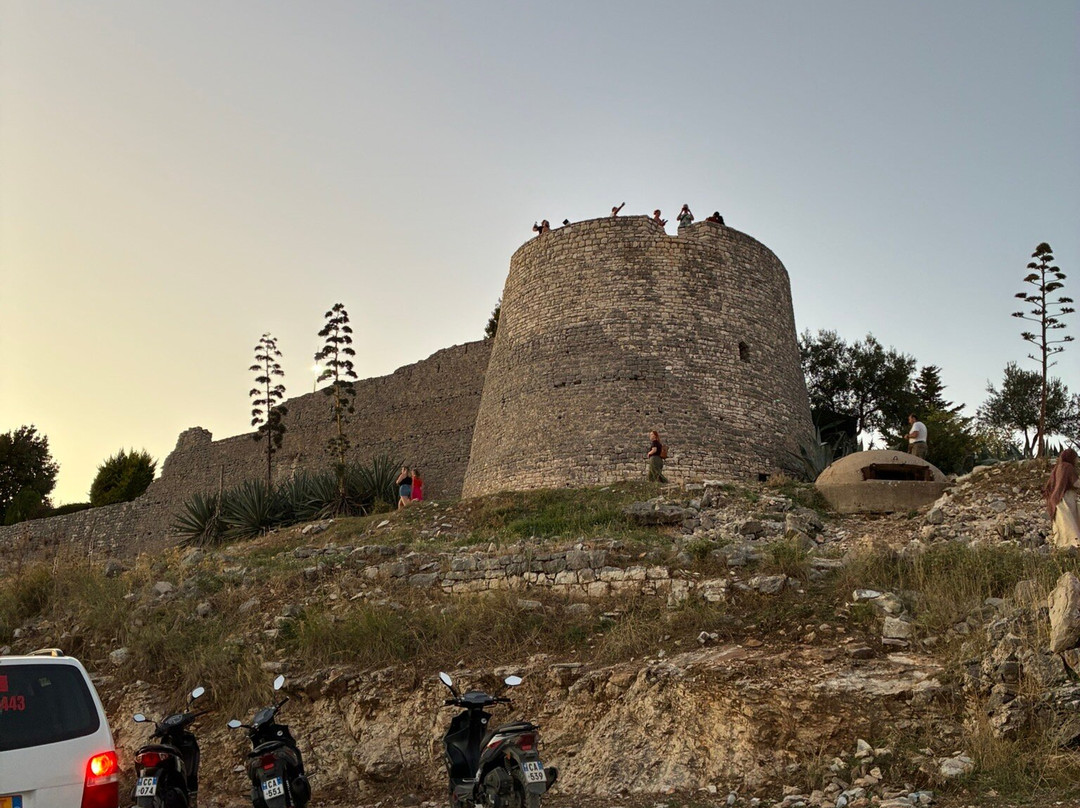 Lekuresi Castle-沙兰德必去景点