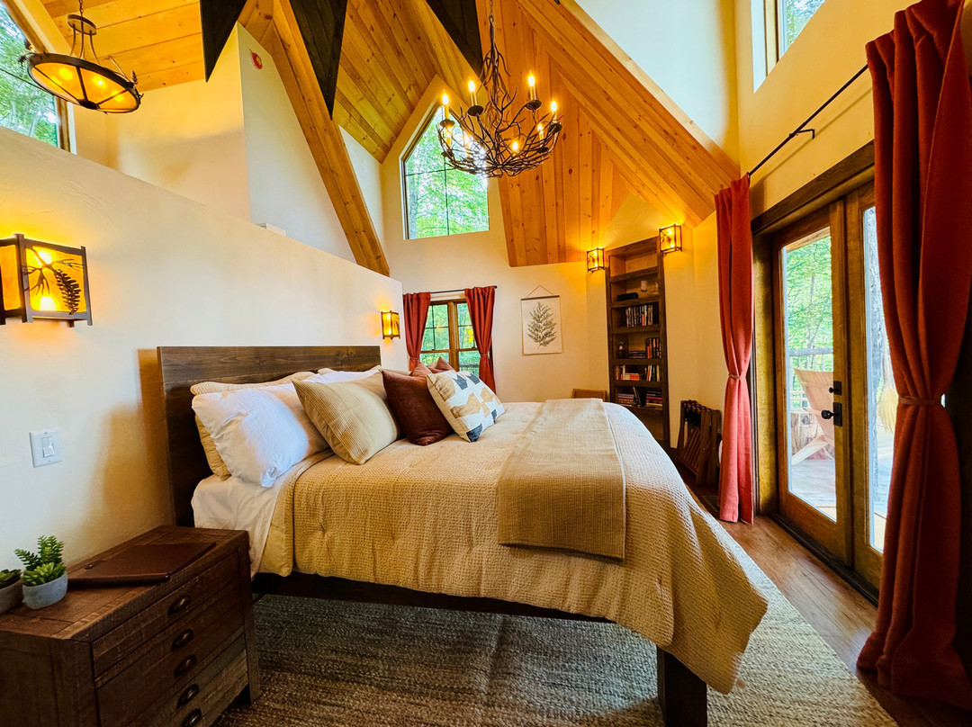 Elk & Embers Mountain Hideaway
