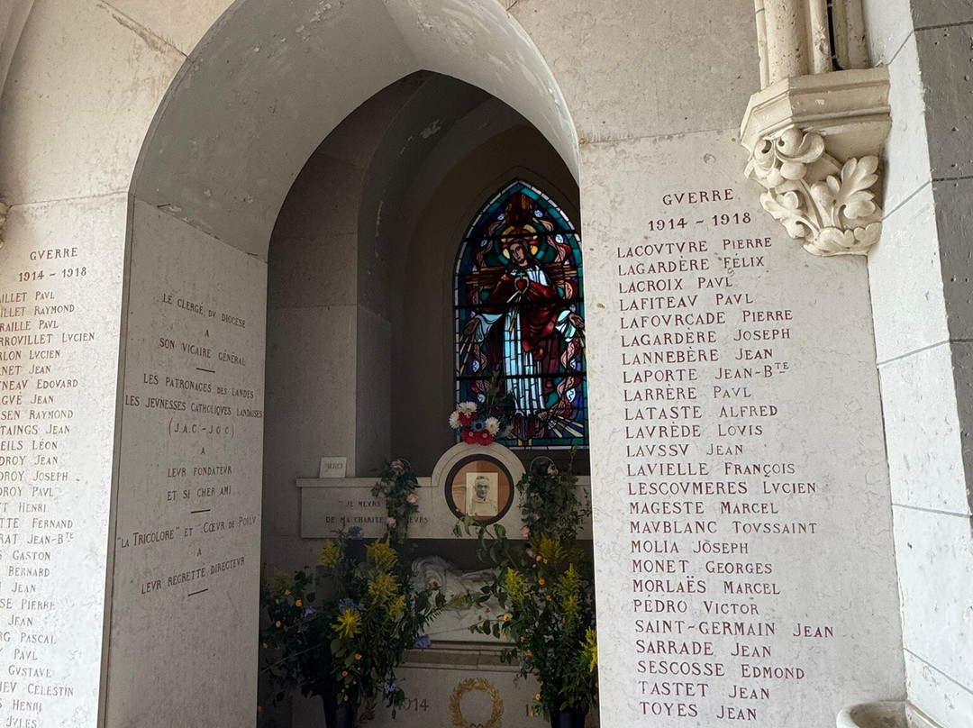 Eglise Saint-Pierre.-Gamarde-les-Bains必去景点