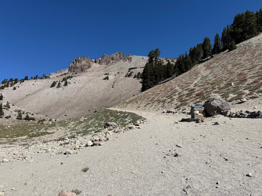 Lassen Volcanic National Park Hiking Trails-拉森火山国家公园必去景点
